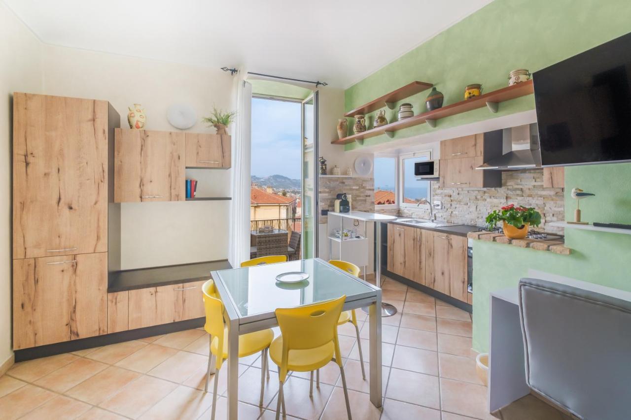 Apartment Matty's - Center - Sea View - Free Parking - Strategic Area Sanremo