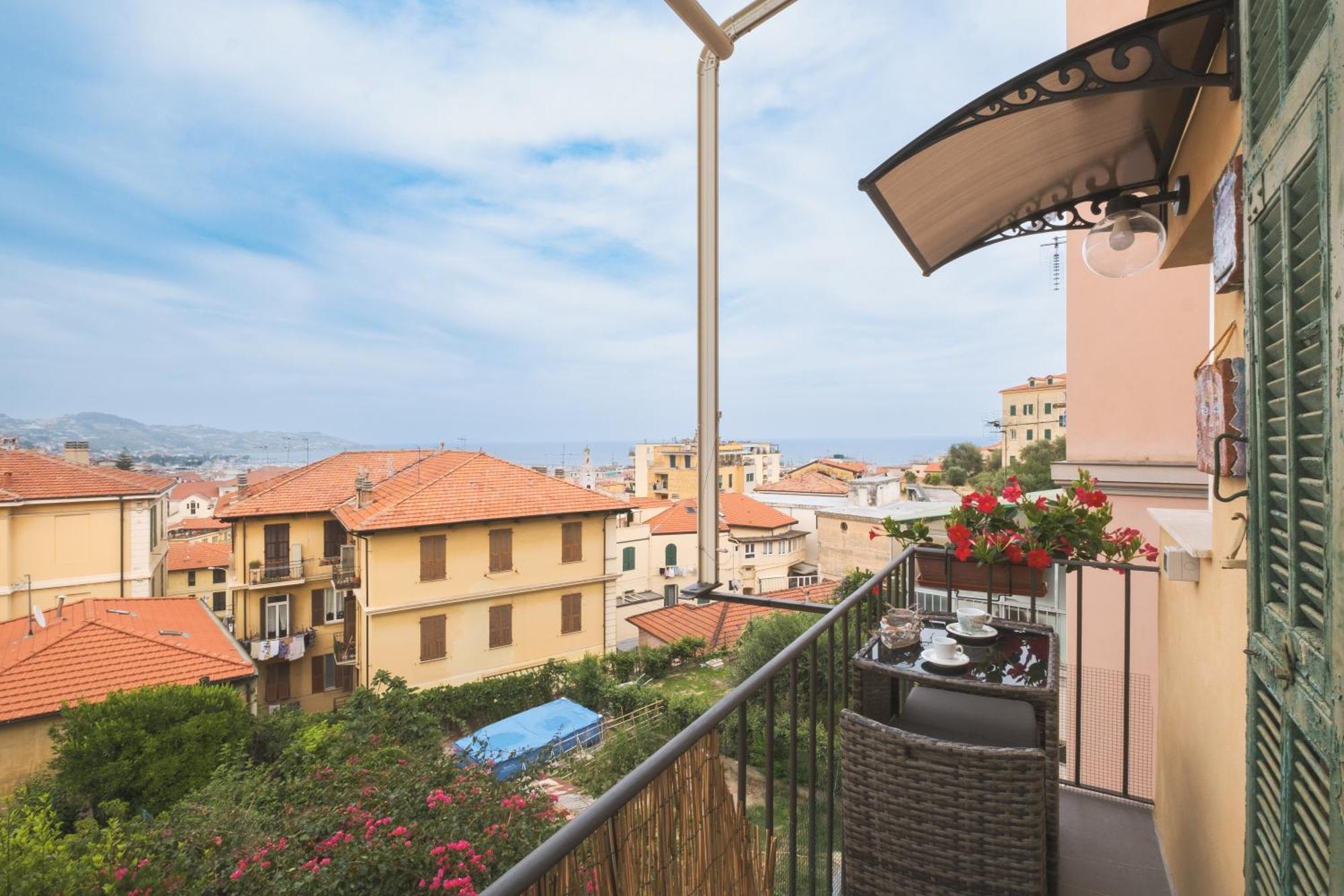 Matty's - Center - Sea View - Free Parking - Strategic Area Apartment *